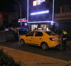 İzmir'de ticari taksinin çarptığı kişi öldü