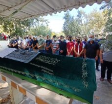 İzmir'de tünel girişindeki kazanın ardından hastanede ölen sürücünün cenazesi Balıkesir'de defnedildi