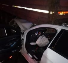 Kahramanmaraş'ta tıra çarpan otomobildeki 3 kişi öldü