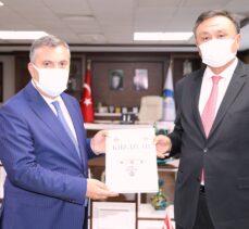 Kırgızistan'ın Ankara Büyükelçisi Ömüraliyev, Çubuk Belediye Başkanı Demirbaş'ı ziyaret etti