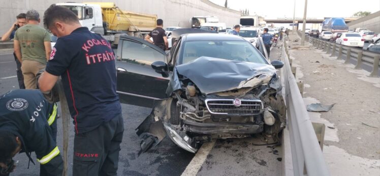 Kocaeli'de 6 aracın karıştığı zincirleme trafik kazasında 1 kişi yaralandı