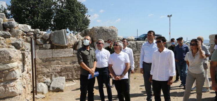 Kültür ve Turizm Bakan Yardımcısı Demircan, Patara Antik Kenti'nde incelemelerde bulundu