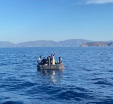 Marmaris'te 10 düzensiz göçmen kurtarıldı