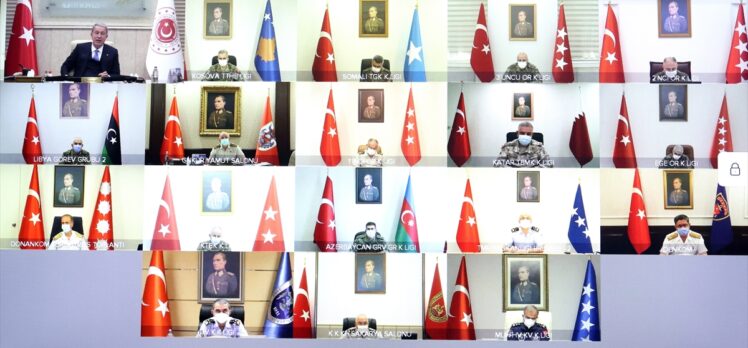 Milli Savunma Bakanı Akar, birlik komutanları ile video konferans toplantısı yaptı: