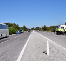 GÜNCELLEME – Muğla'da Ukraynalı turistleri taşıyan otobüs ile öğrenci servisi çarpıştı: 1 ölü, 55 yaralı