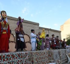 Özbekistan'ın tarihi Hive şehrinde “Türk Dünyası Kültür Başkenti” etkinliği