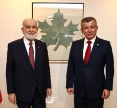 Saadet Partisi Genel Başkanı Karamollaoğlu, Gelecek Partisi Genel Başkanı Davutoğlu ile görüştü