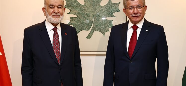 Saadet Partisi Genel Başkanı Karamollaoğlu, Gelecek Partisi Genel Başkanı Davutoğlu ile görüştü