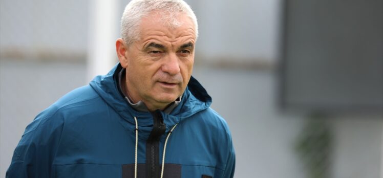 Sivasspor Teknik Direktörü Çalımbay, ligi iyi bir yerde tamamlamayı hedefliyor: