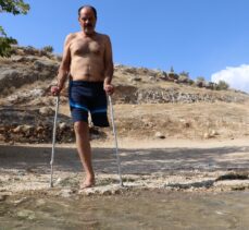 Tek bacağıyla yüzmede Türkiye şampiyon olan sporcu azmiyle örnek oluyor