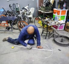Ürdünlü Halid, kendisi gibi engelliler için özel bisikletler üretiyor