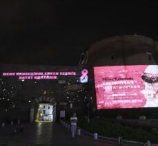 Ankara'da 20 farklı nokta, meme kanseri farkındalığı için pembe renkle aydınlatıldı
