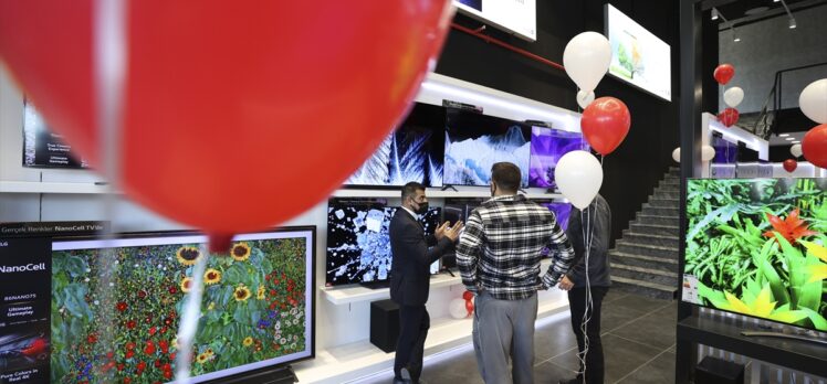 Ankara'daki 12'nci LG mağazası, ATO Başkanı Baran'ın katılımıyla açıldı