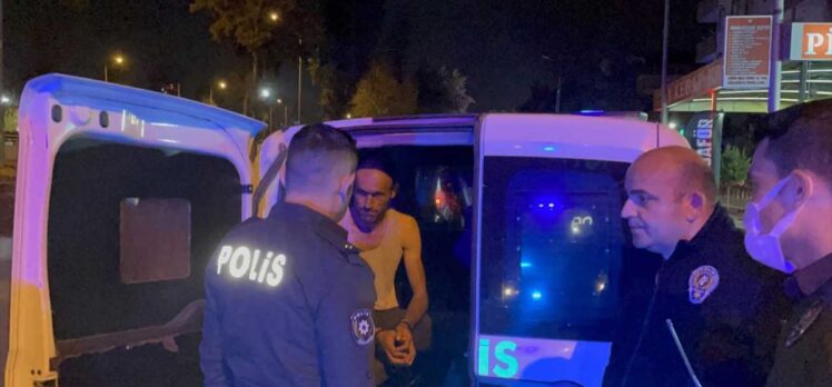 Antalya'da kız arkadaşını bıçaklayan kişi gözaltına alındı