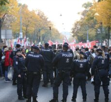 Avusturya'da Kovid-19 önlemlerine karşı gösteri düzenlendi