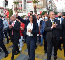 Aydın’da 500 metre uzunluğundaki Türk bayrağıyla kortej yürüyüşü yapıldı