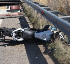 Bayburt'ta otomobille motosikletin çarpıştığı kazada bir kişi öldü