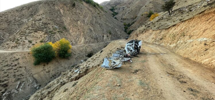 Bingöl'de iki işçi, PKK'lı teröristlerin bombalı saldırısı sonucu şehit oldu