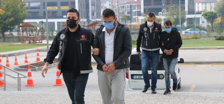 Bolu'da otomobilde uyuşturucuyla yakalanan 3 zanlı tutuklandı