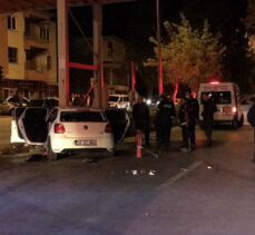 Burdur'da beton bariyere çarpan otomobildeki 2 kişi öldü, 4 kişi yaralandı