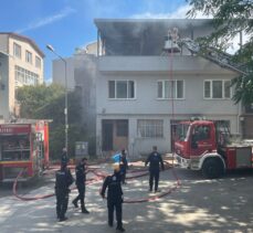 Bursa'da bir binanın teras katında çıkan yangın söndürüldü