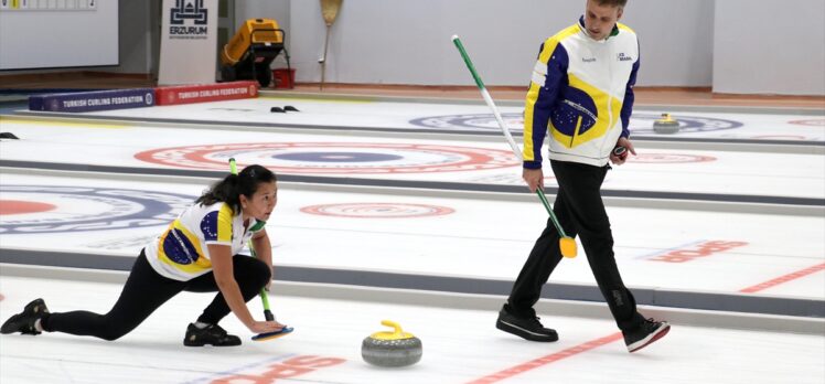 Curlingde 2022 Kış Olimpiyat Oyunları ön eleme müsabakaları sürüyor