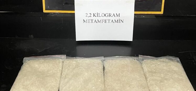 Hakkari'de bir kişi 2 kilo 200 gram sentetik uyuşturucu ile yakalandı