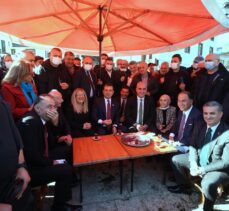 İstanbul Büyükşehir Belediye Başkanı İmamoğlu, Özkan Sümer'in mezarını ziyaret etti