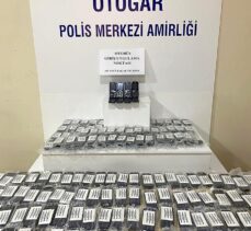İstanbul'daki otogarda kaçak 410 cep telefonu ele geçirildi