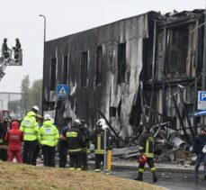 İtalya'da düşen küçük uçakta 8 kişi öldü