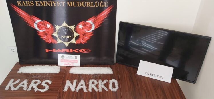 Kars'ta televizyona gizlenmiş uyuşturucuyla ilgili 2 kişi tutuklandı
