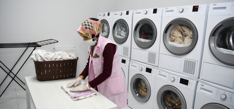 Kayseri'de üniversite öğrencilerinin çamaşırları ücretsiz yıkanıyor