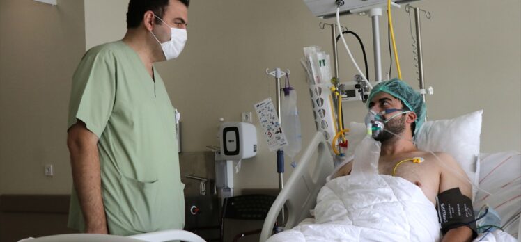 Kayseri'de yoğun bakımda aşı çağrısı yapan Kovid-19 hastası genç imam hayatını kaybetti