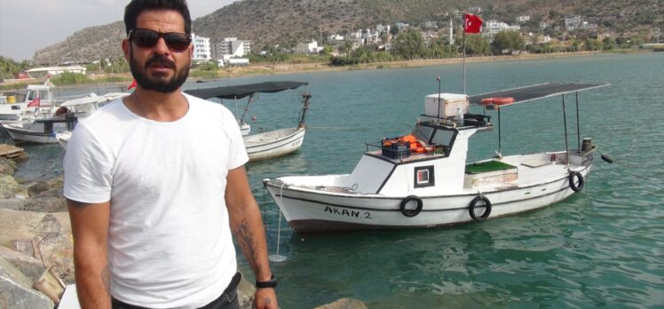 Mersin'de batan gezi teknesindeki iki kişiyi balıkçı kurtardı