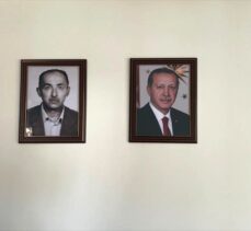 Muğla'da yangın mağduru kadına babasına benzettiği Cumhurbaşkanı Erdoğan'ın fotoğrafı hediye edildi