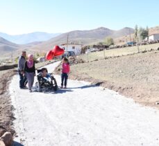 Niğde'de engelli minik Elif'in evinin önüne Vali Şimşek'in talimatıyla yol yapıldı