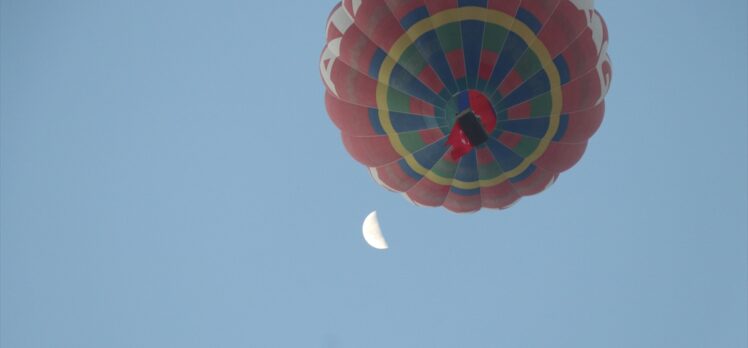 Pamukkale semalarında sıcak hava balonlarıyla Cumhuriyet Bayramı coşkusu