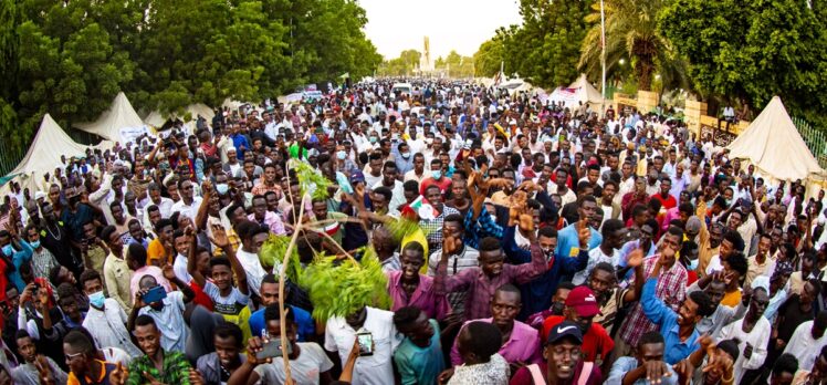 Sudan'da iktidara “geçiş döneminin gasbedilmesine son verilmesi” çağrısı