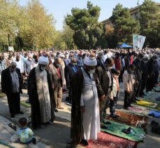 Tahran'da yaklaşık 2 yıl sonra ilk cuma namazı kılındı