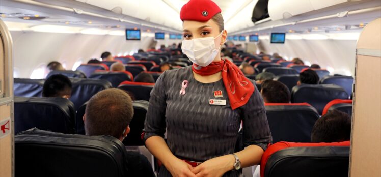 THY uçuşlarında yolcular, meme kanseri konusunda bilgilendiriliyor