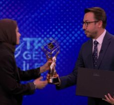 TRT'nin “Geleceğin İletişimcileri Yarışması”nda dereceye giren gençlere ödülleri verildi