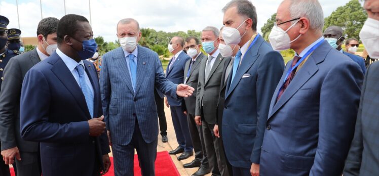 Türkiye Cumhurbaşkanı Erdoğan Togo'ya geldi