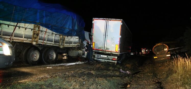 Uşak'ta tankerin çarptığı taksi sürücüsü öldü