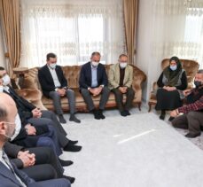 Adalet Bakanı Gül, kılıçlı saldırıda hayatını kaybeden Başak Cengiz'in ailesini ziyaret etti