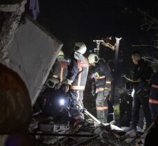 Bakan Koca, Keçiören'de patlama yaşanan binada 2'si ağır 6 kişinin yaralandığını bildirdi