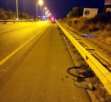 Antalya'da hafif ticari aracın çarptığı iki bisikletli öldü
