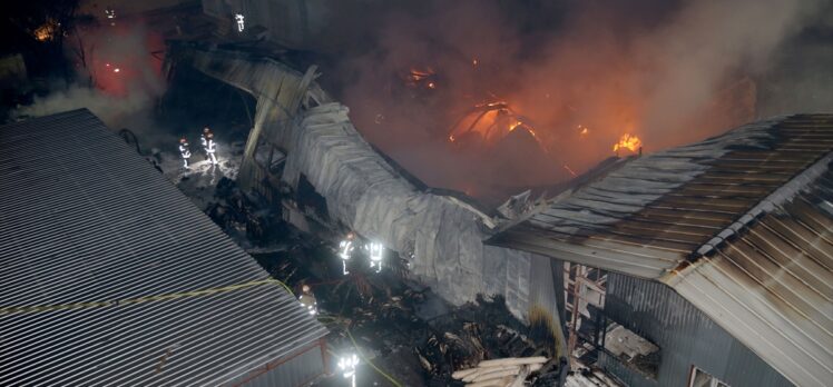 GÜNCELLEME 2 – Avcılar'daki fabrika yangını söndürüldü