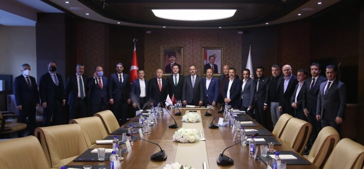 Bakan Kasapoğlu, 2. ve 3. Lig Kulüpler Birliği Yönetim Kurulu üyelerini kabul etti