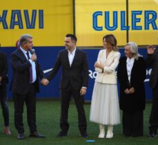 Barcelona, büyük beklentilerle getirilen Xavi Hernandez'i tanıttı