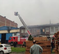 GÜNCELLEME – Bursa'da mobilya imalathanesinde çıkan yangın kontrol altına alındı